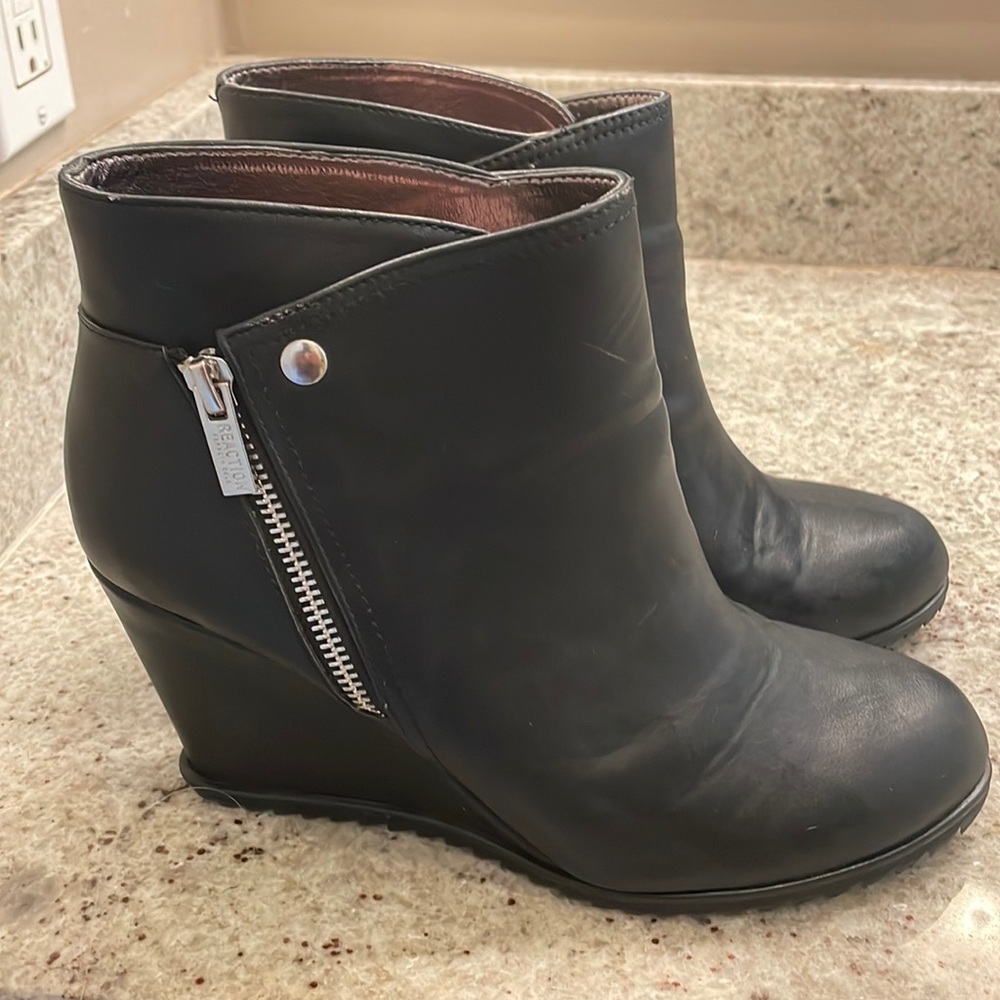 Kenneth Cole Reaction 8 1/2 Black Bootie